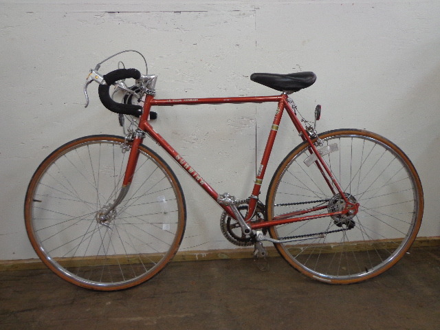 lot 19 image: LE Tourist by Schwinn