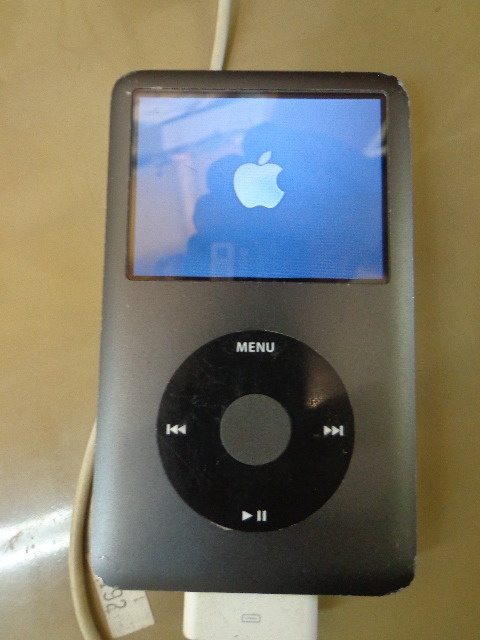 lot 35 image: Ipod