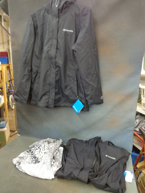 lot 109 image: Clothes