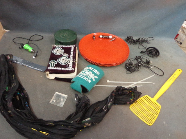 lot 110 image: Assortment of Stuff
