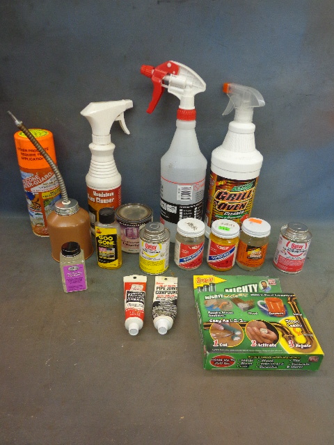 lot 135 image: Cleaning Supplies