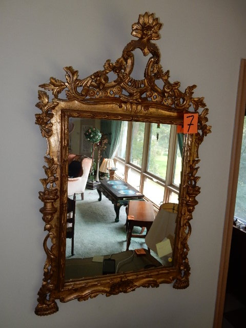 lot 7 image: Elegant mirror with Large Crown