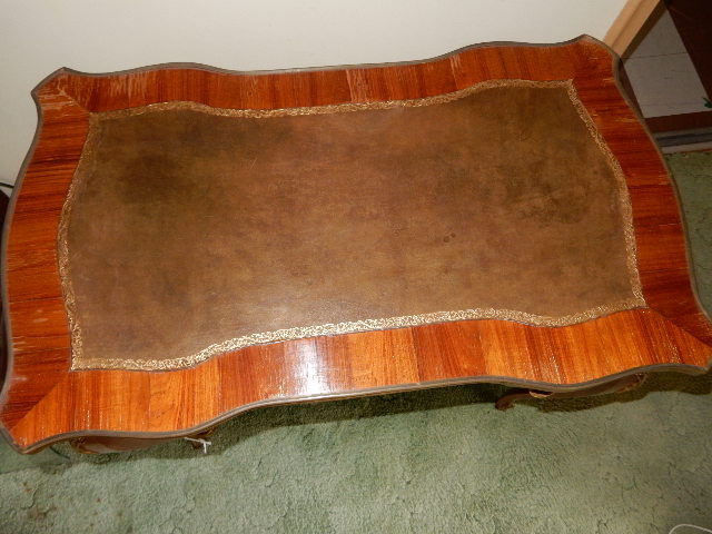 lot 6 image: Small tabledesk with leather and inlayed design