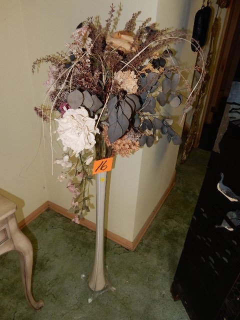 lot 16 image: Tall Glass Vase.. 43 in h x 10 in at base