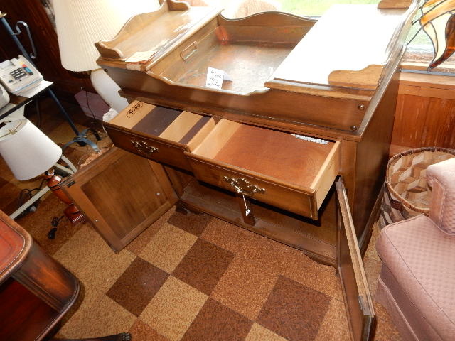 lot 47 image: KLING COLONIAL, Potting Cabinet