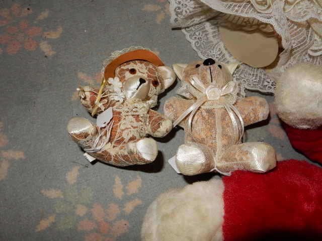 lot 58 image: Misc. Dolls and stuffed animals as pictured