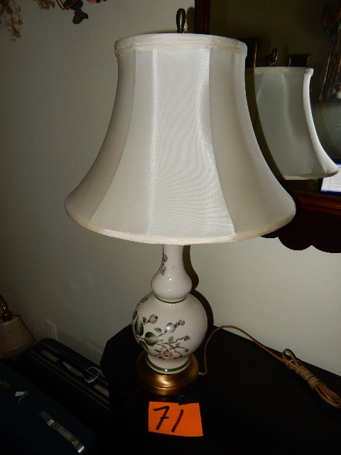 lot 71 image: Glass and Brass Table lamp