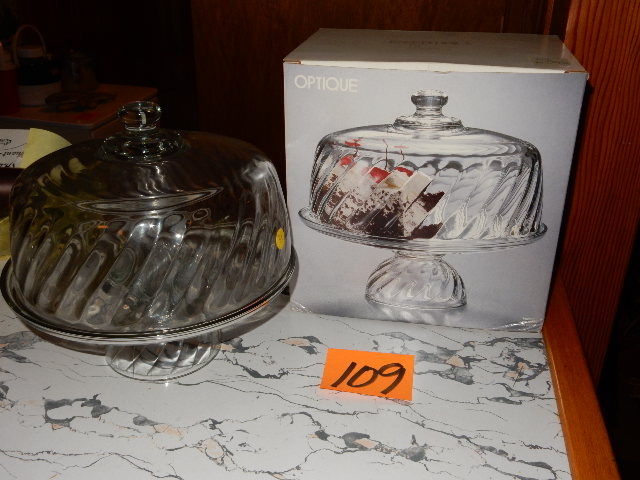 lot 109 image: OPTIQUE covered pedestal Cake plate