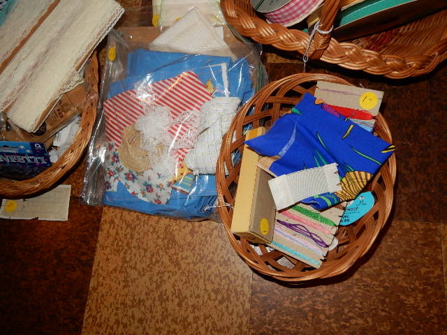 lot 50B image: Large lot of Sewing items.. See Close ups