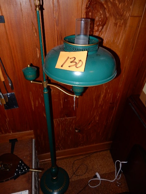 lot 130 image: Nice metal Pole lamp.. Lantern style