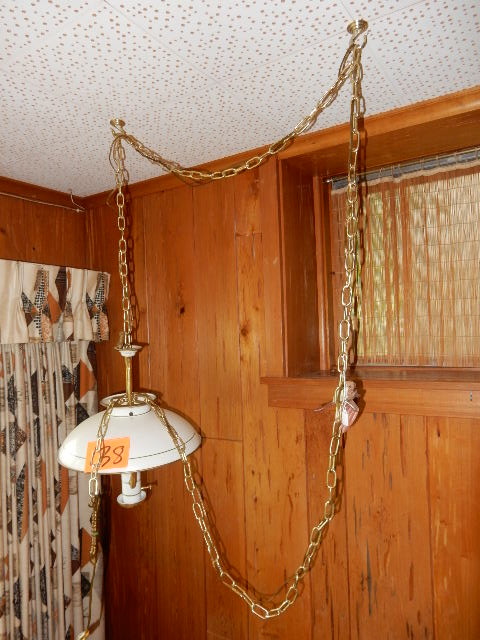 lot 138 image: Hanging Swag Lamp