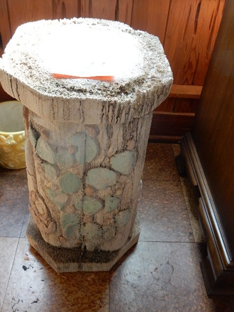 lot 141 image: Nice Native American theme Plant or lamp stand..