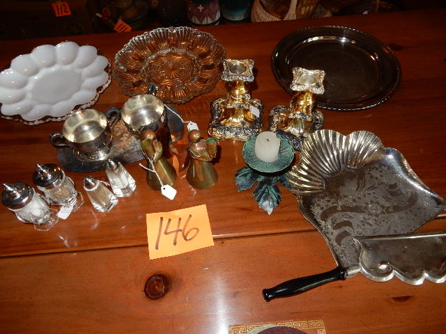 lot 146 image: 4 Bird Statues.  Brambling and Stangl.  2 no name.