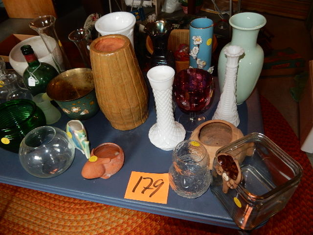 lot 179 image: Misc. Vases as pictured