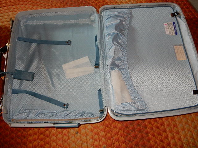 lot 190 image: 2 Samsonite hard sided suit cases.. 1, 26in 1, 20 in