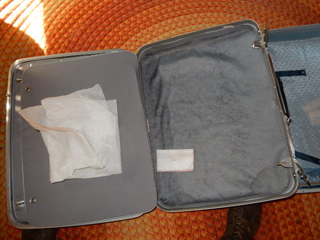 lot 191 image: 2 Samsonite hard sided suit cases.. 1, 26in 1, 20 in