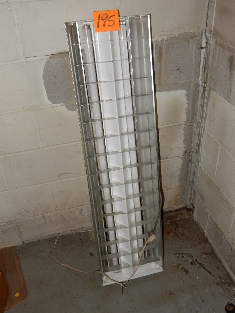 lot 195 image: Old fashion, Fluorescent light fixture.
