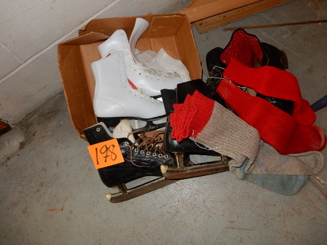 lot 198 image: 3 pair of ice skates