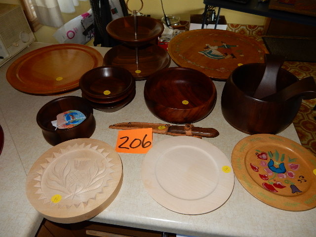 lot 206 image: Misc. wooden serving plates and platters.. SHORTBREAD baking mold and recipe.