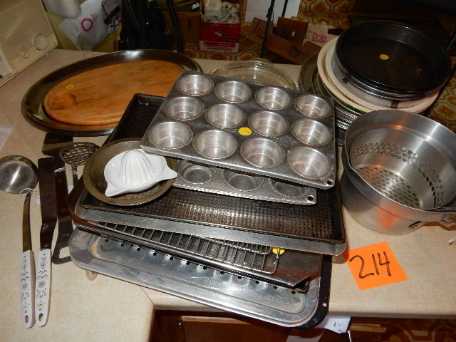 lot 214 image: Misc. baking ware and cooking ware as pictured