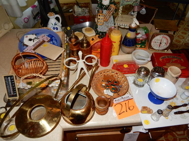 lot 216 image: Large lot of cooking ware and accessories as pictured..