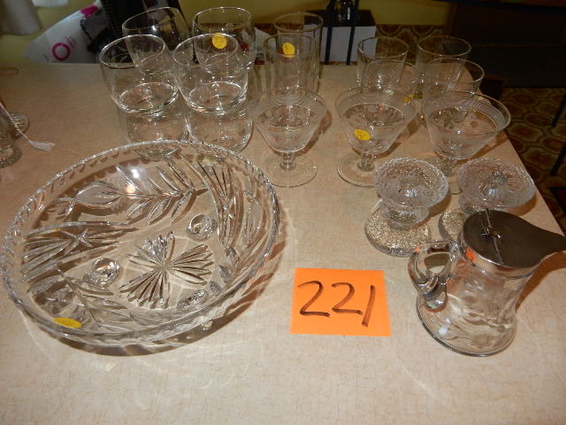 lot 221 image: Misc. Glassware as pictured