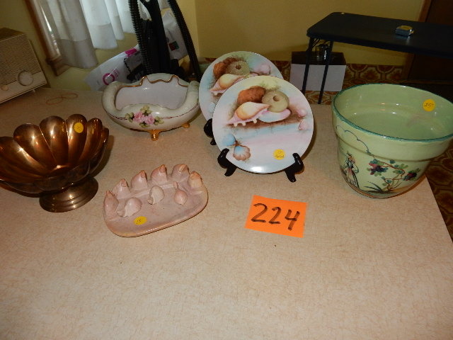 lot 224 image: M and Z Austria decorative bowl, brass bowl, 2 decorative plates.. Thomas Sevres Bavaria and Stands, Nice Italian made pot 4843.