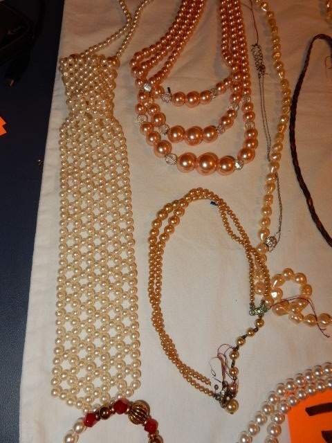 lot 1Z image: Misc. Necklaces as pictured. How about the PEARL Tie