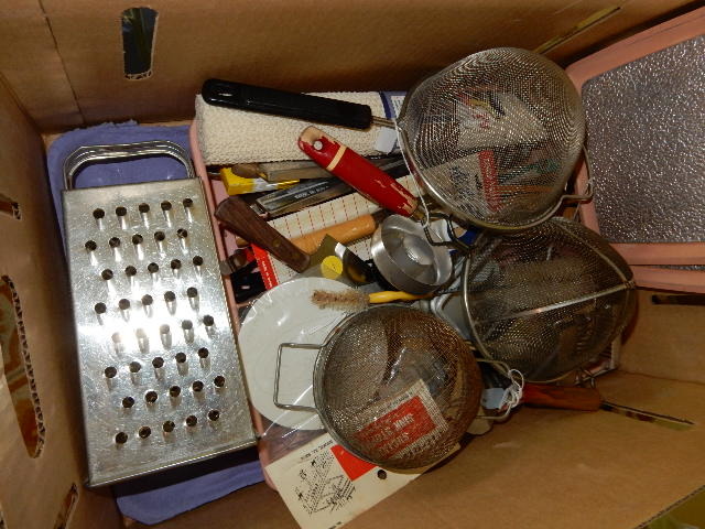 lot 165A image: Misc. kitchen items as pictured