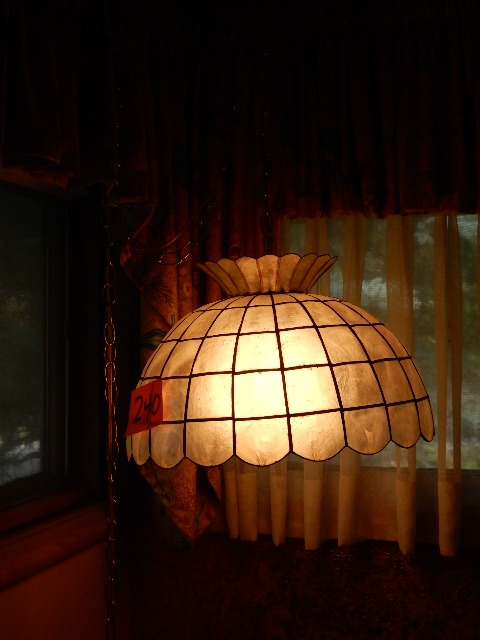 lot 240 image: Very nice Swag Hanging light fixture.. Tested and works well