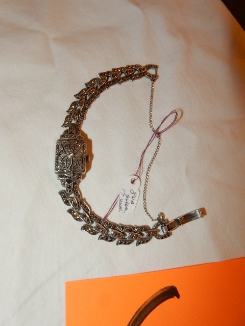 lot 1G image: Womens 17 jewel watch with 840.. Untested