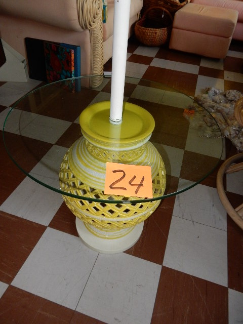 lot 24 image: Pole lamp with table.. Yellow Plaster caste base