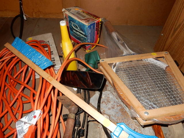 lot 290 image: Misc. items on the workbench.