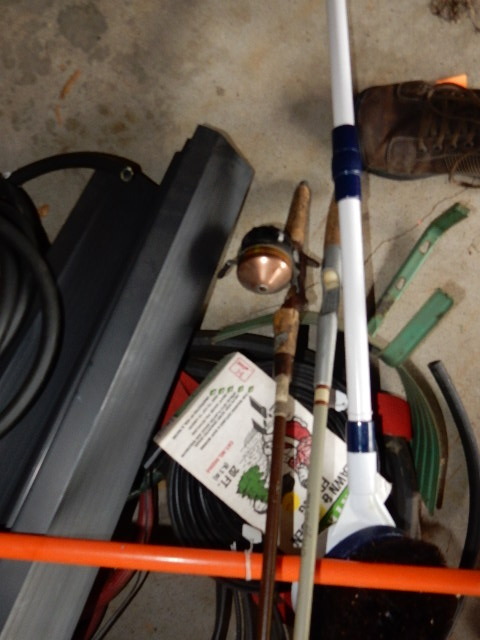 lot 293 image: Misc. items from the garage.