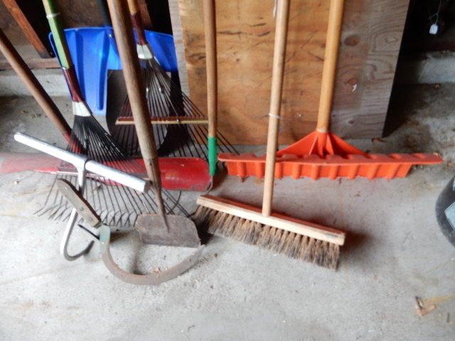 lot 295 image: Misc. Gardening and Snow shovel items as pictured