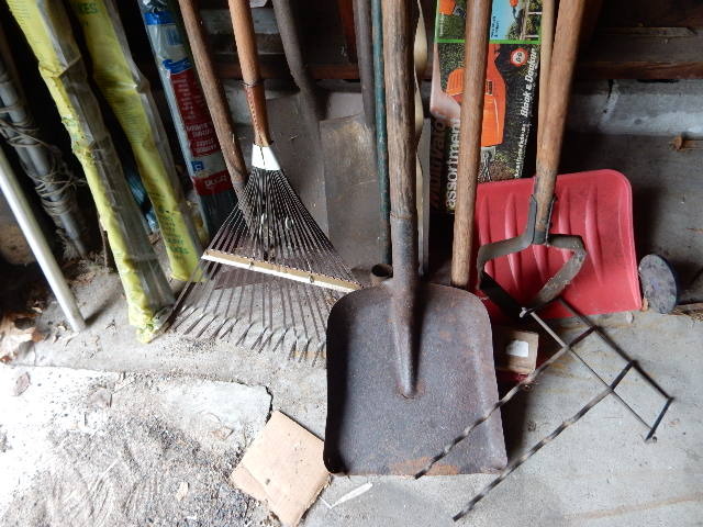 lot 294 image: Misc. Gardening and lawn tools as pictured..