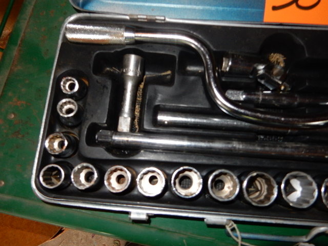 lot 301 image: 24 Pc Socket Wrench Set, 12 in Square Drive
