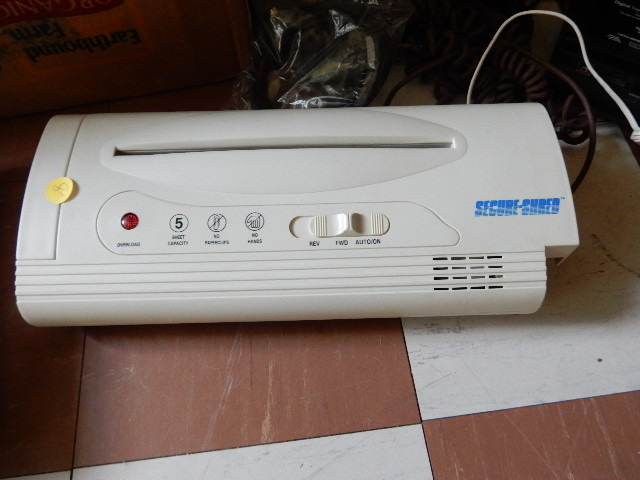 lot 101 image: Lot of Electronics