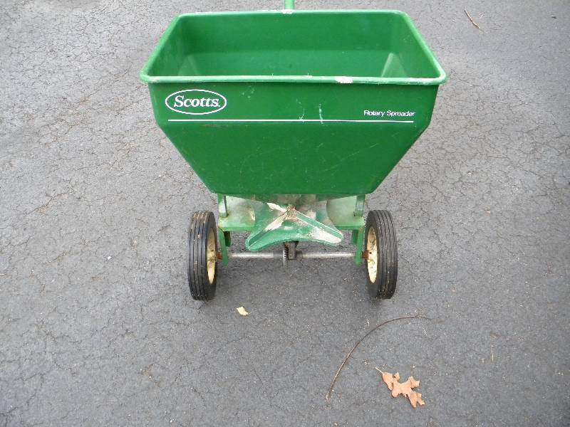 Broadcast spreader