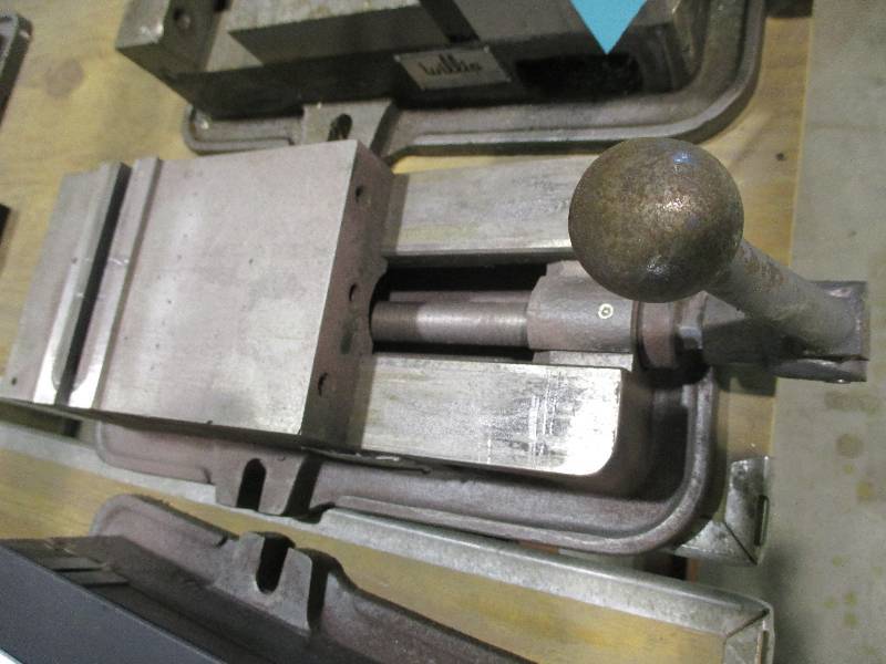 lot 48 image: 6 milling machine vise ...