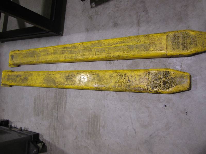 lot 84 image: forklift fork extensions ...