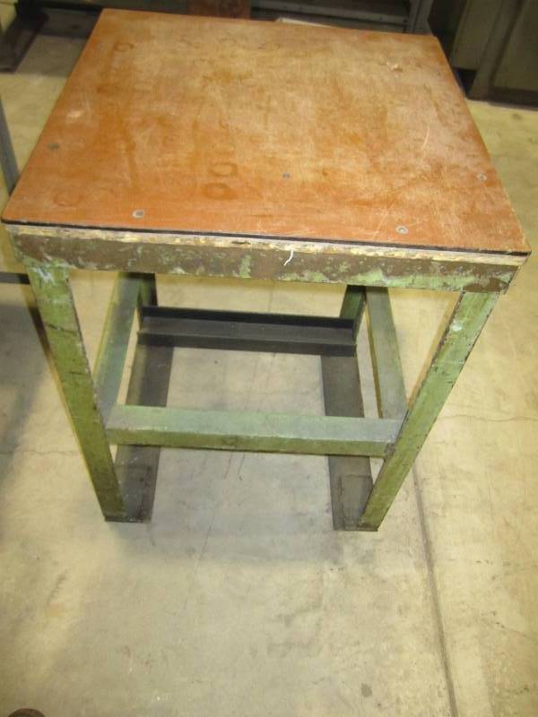 lot 87 image: heavy duty bench table 24 x 24...