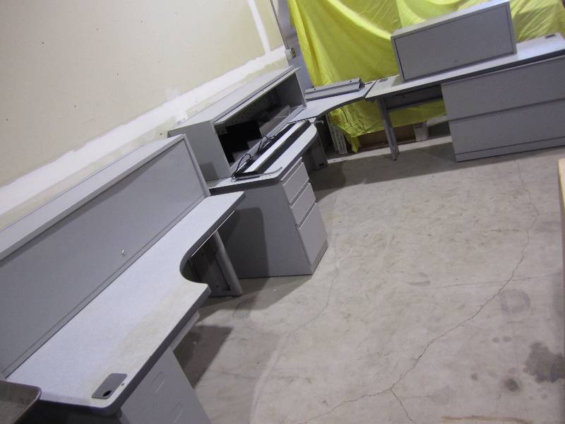 lot 111 image: Miducar office desks workstation ...