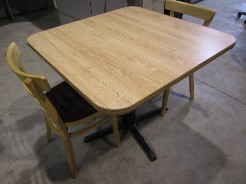 lot 123 image: table with 2 chairs ...