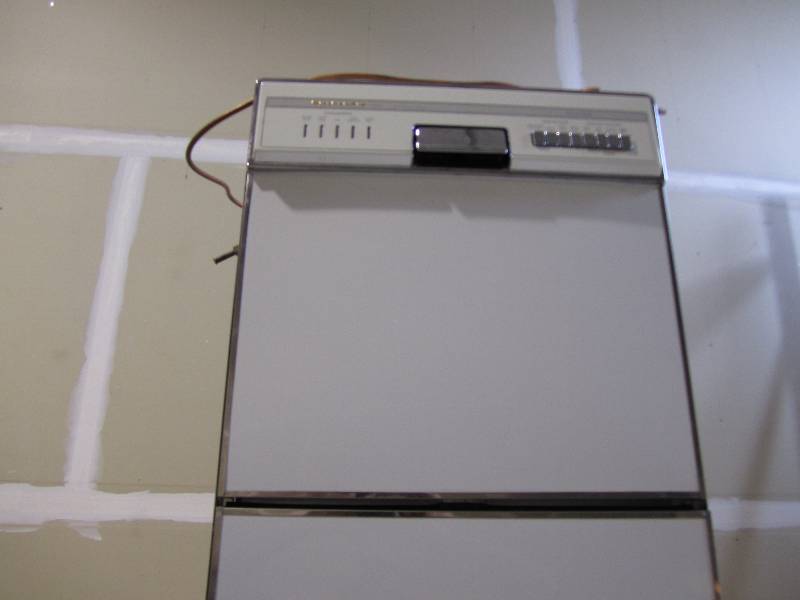 lot 126 image: Kitchen Aid Superbawhisper quiet di...