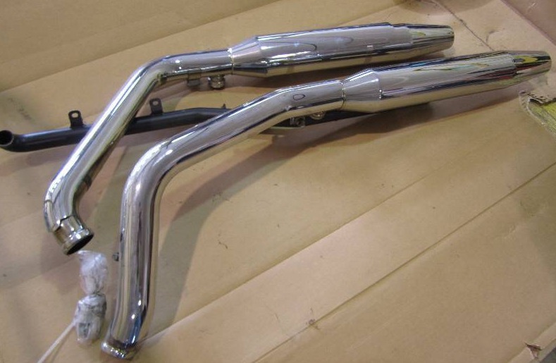 lot 154 image: Harley Davidson stock exhaust off 2...