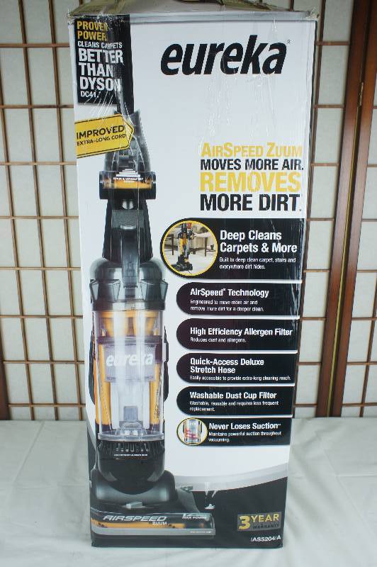 lot 37 image: Eureka AirSpeed Bagless Zuum Vacuum