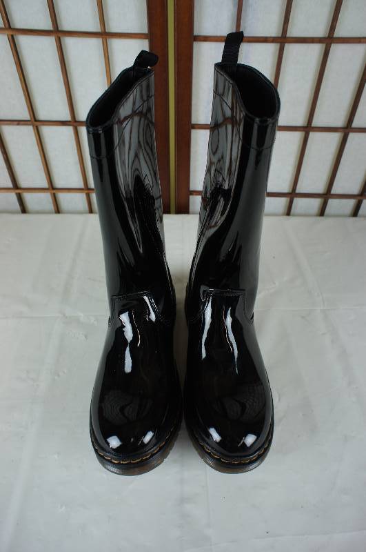 lot 54 image: Modern Rush Womens Jacklyn Rain Boot