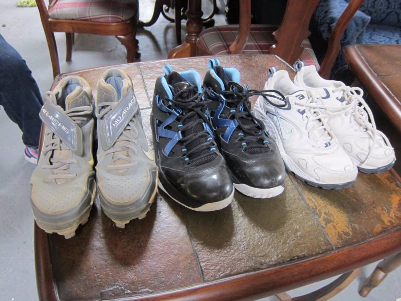 Mens Shoes (size 9.5)