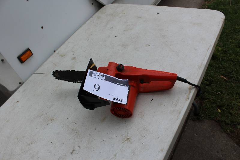 lot 9 image: Remington Power Cutter Chain Saw Upper & Lower Hand Guards Trigger Lock Out Chain Catcher.